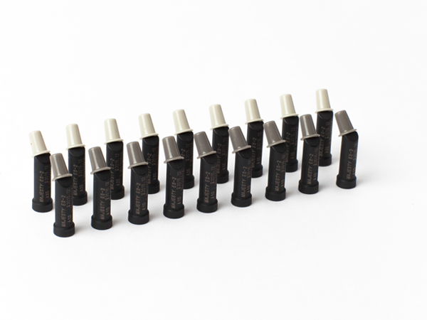 Kuraray Clearfil Majesty Esthetics Light Cured Composite Resin – 5 Shades (A1 A2 A3 A3.5 B2)